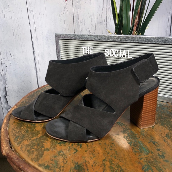 Vince Shoes - VINCE Black Box Suede Sandals Size 5.5M Made Italy